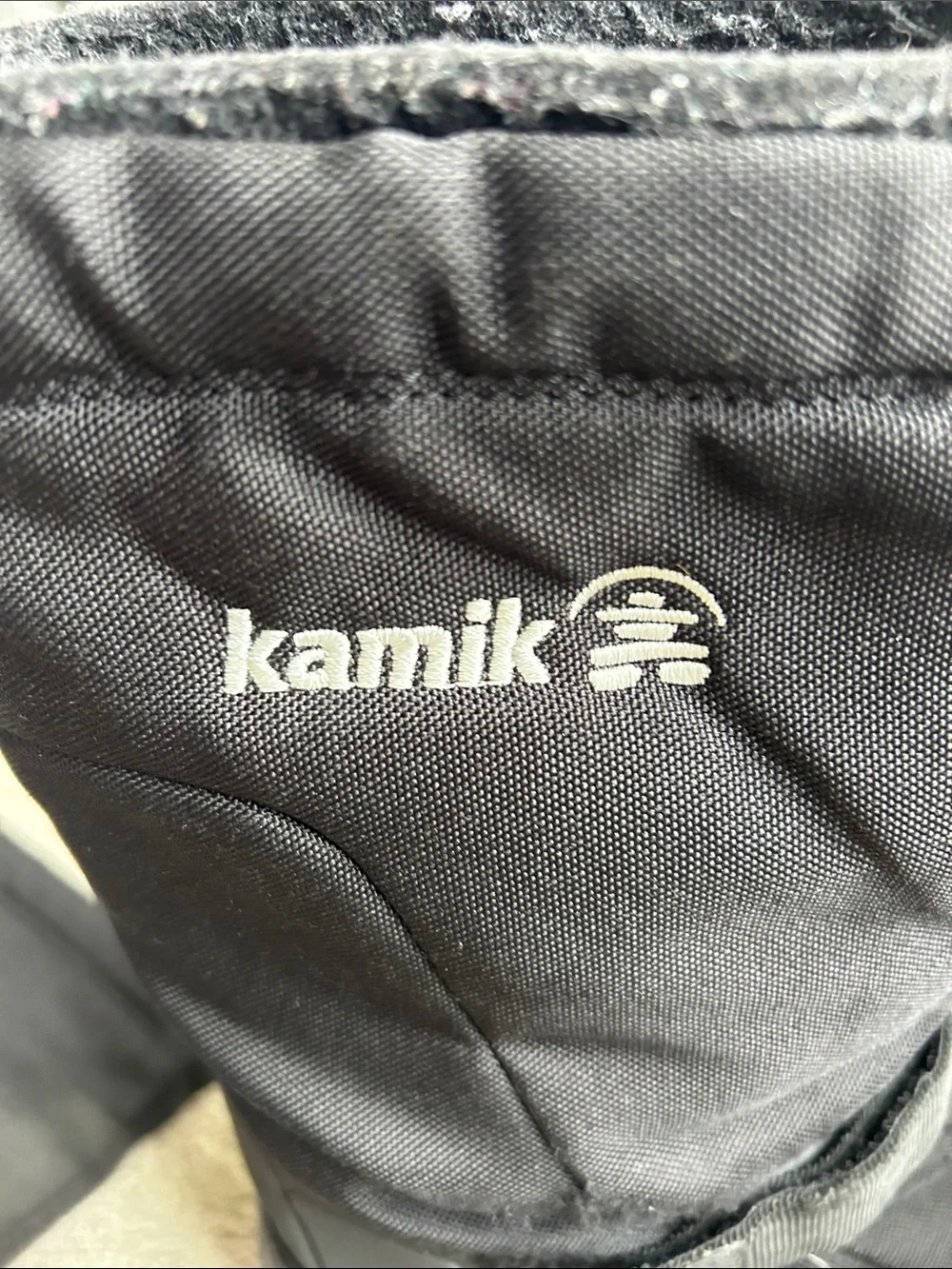 Kamik women’s Black Insulated Snow Boots with Drawcord Size 9